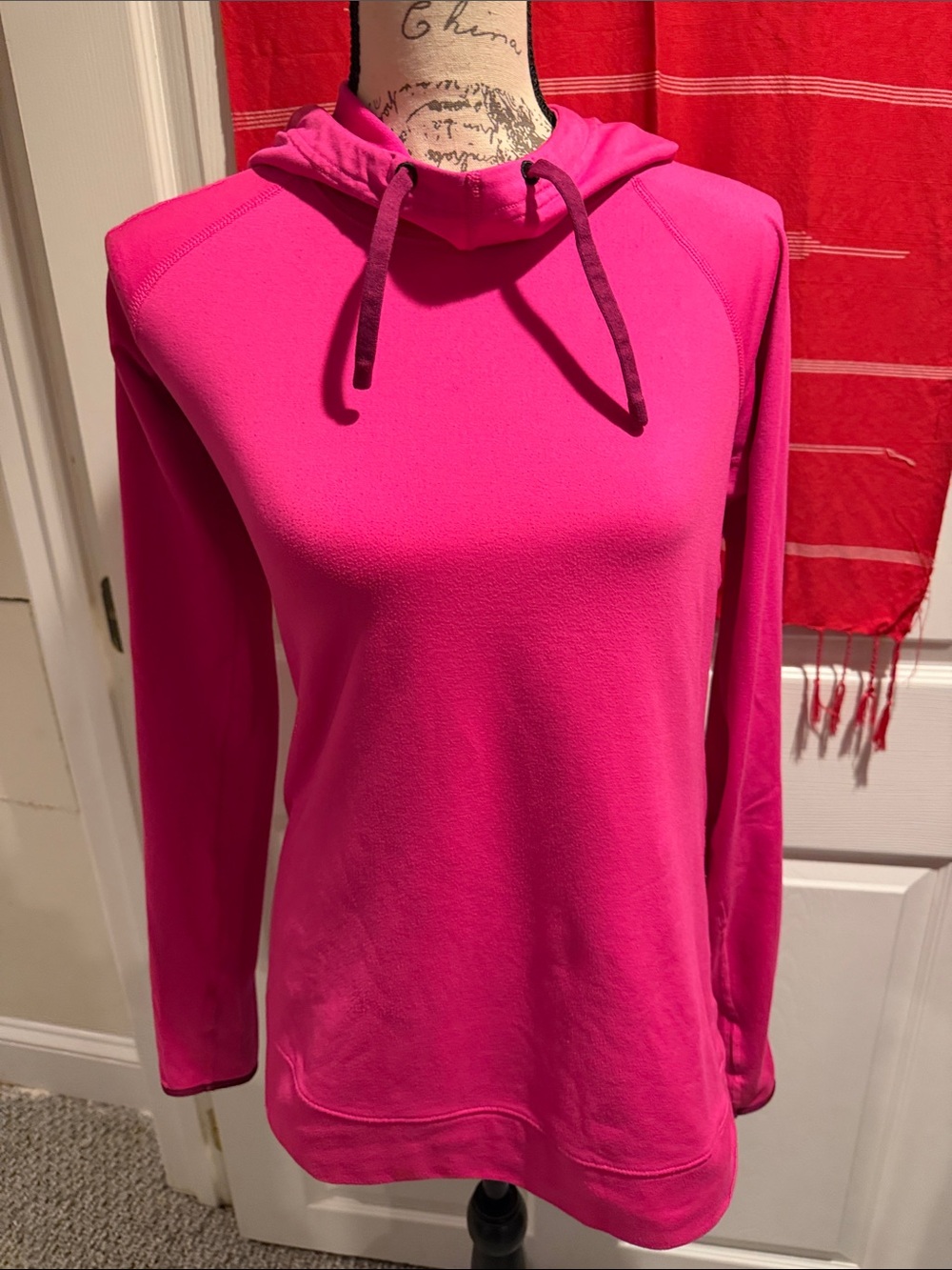 Nike Women's Bright Pink Pullover Hoodie